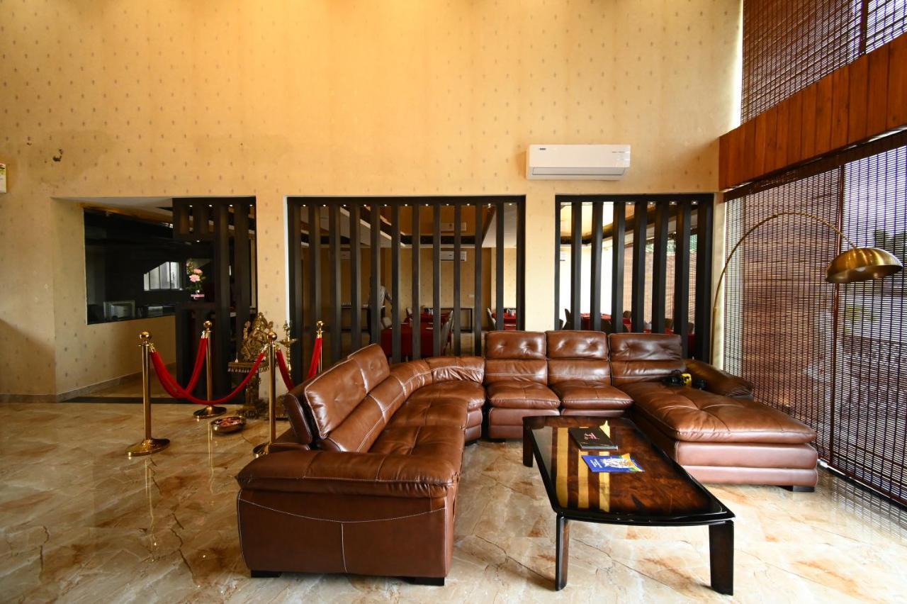 Faith Cricket Club & Resort Bhopal Eksteriør bilde